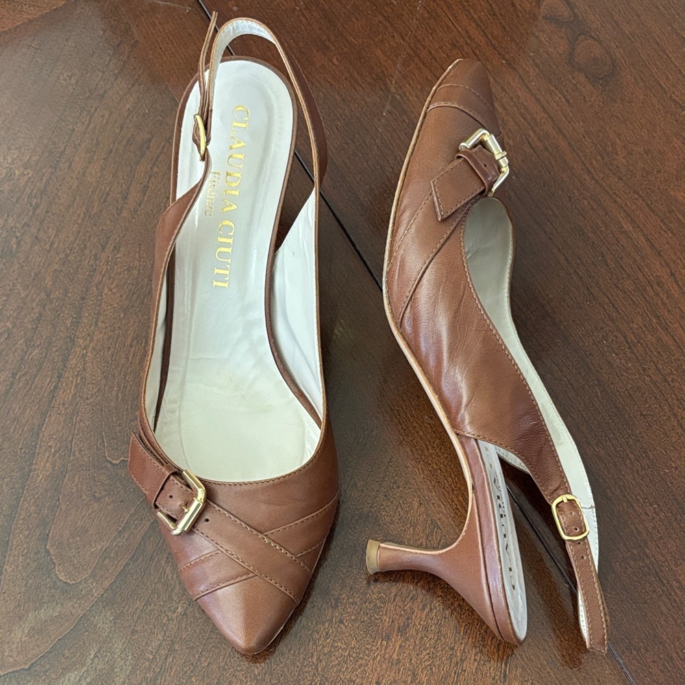 Claudia Ciuti leather pumps